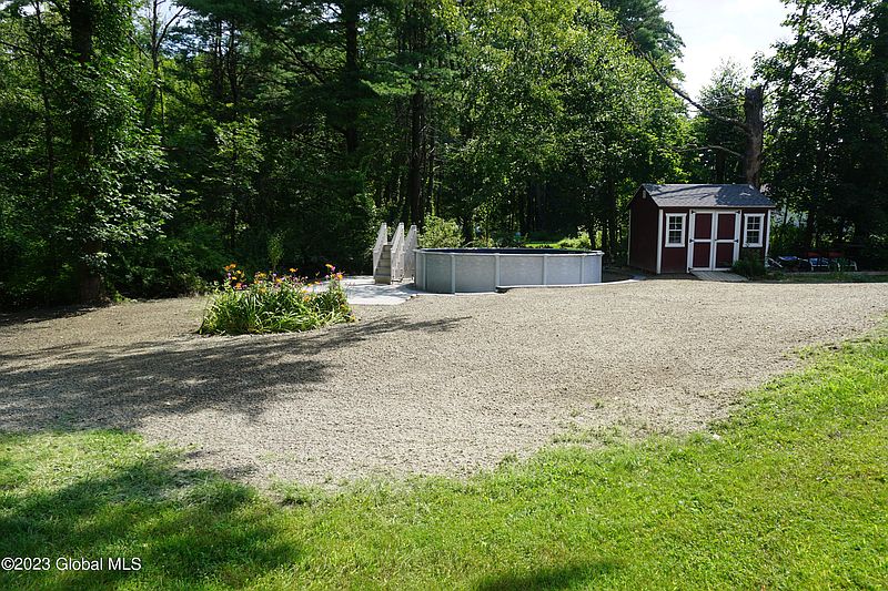 5th image of 34 Forest Road