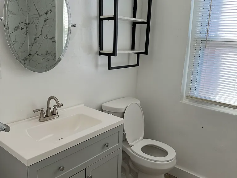 1736 Northampton Dr #1 — Photo 3