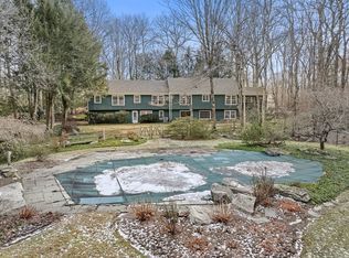 17 Stonehenge Rd, Weston, CT 06883