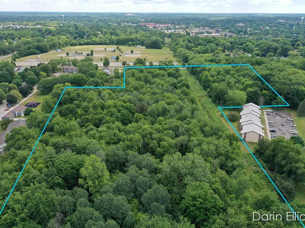 305 N Demorest St, Belding, MI 48809