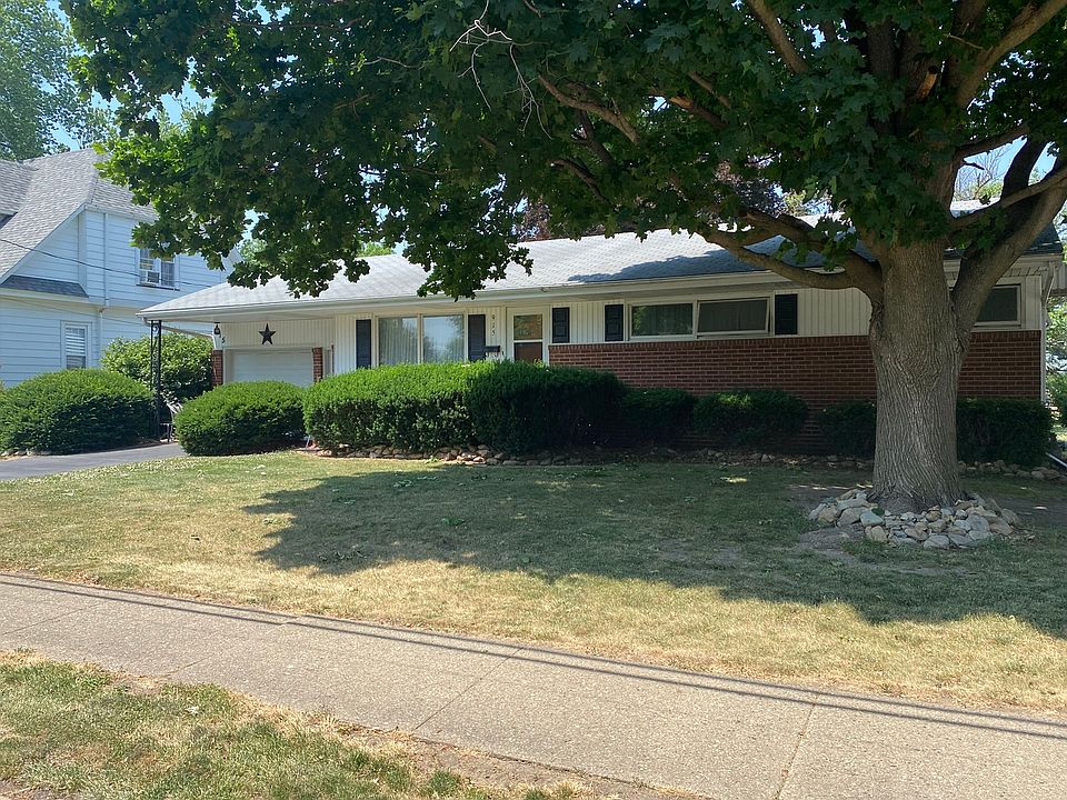 1st image of 915 W Central Ave