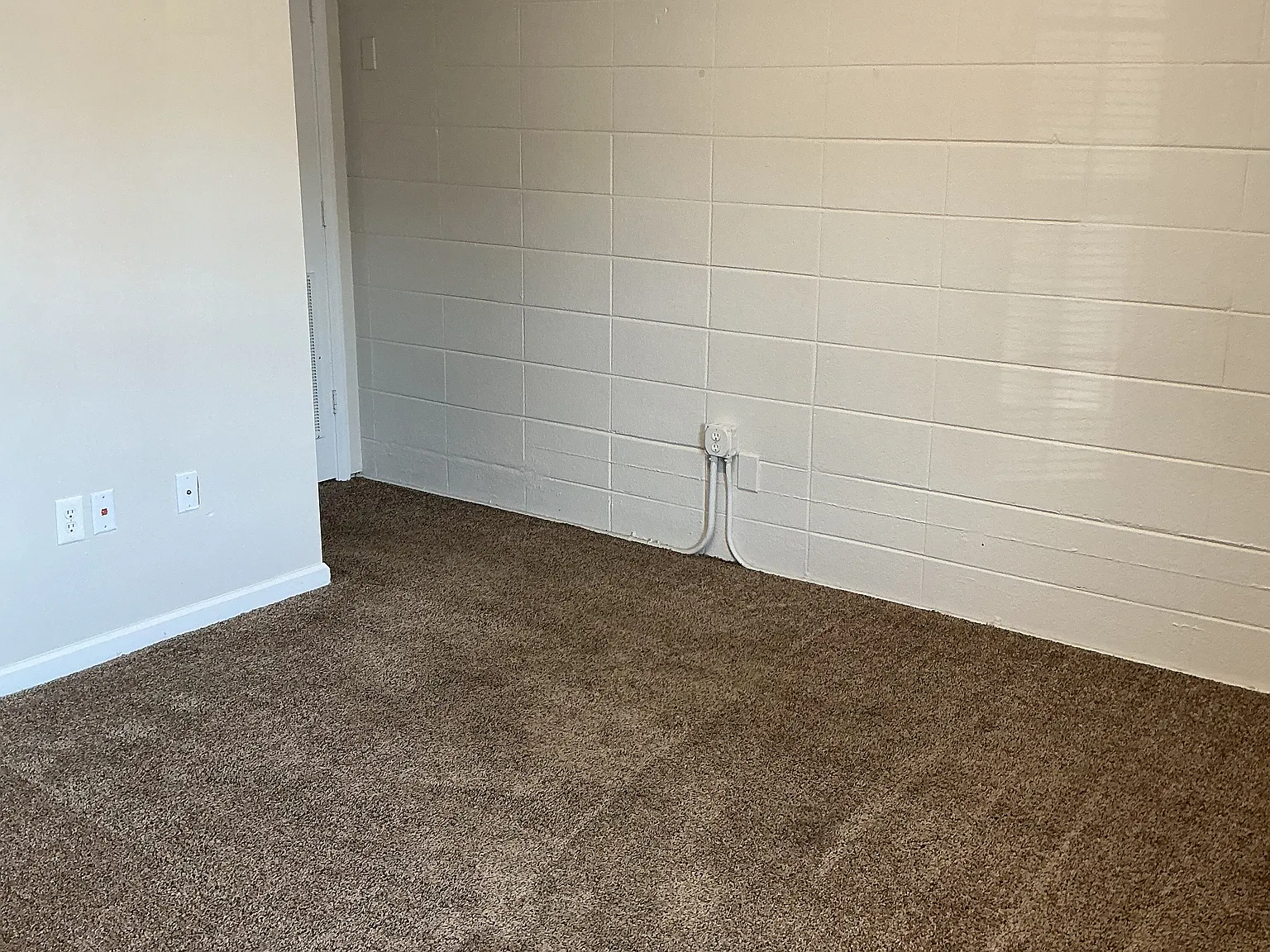 Studio, $1,018 — Photo 4