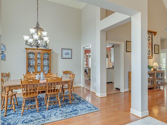 5th image of 7155 Wyngrove Dr