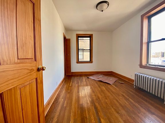 4th image of 32-15 35th St #D2