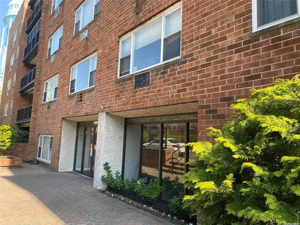 101 Lincoln Avenue #1C, Mineola, NY 11501