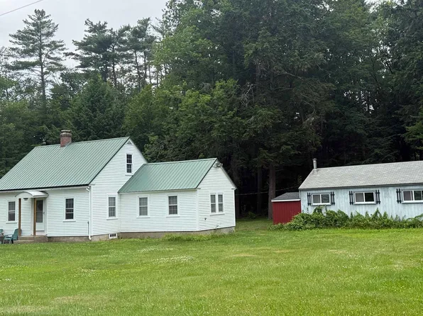 27 Ainsworth Road, Claremont, NH 03743