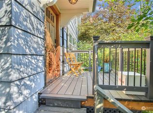 413 Dewey Pl E, Seattle, WA 98112