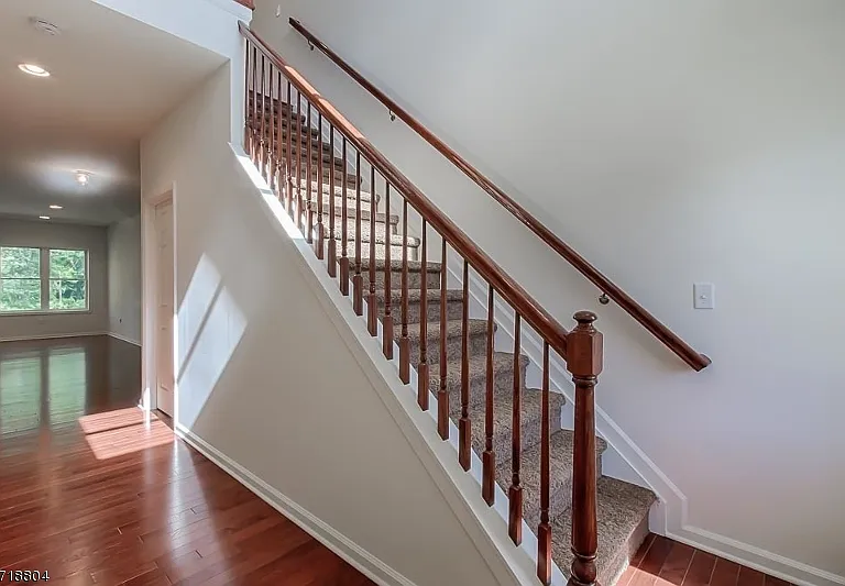 15 Decroce Ct — Photo 2