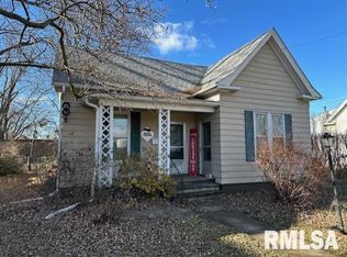 1017 S Clay Ave, Jacksonville, IL 62650