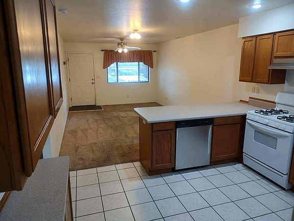 4th image of 878 Valley St #B