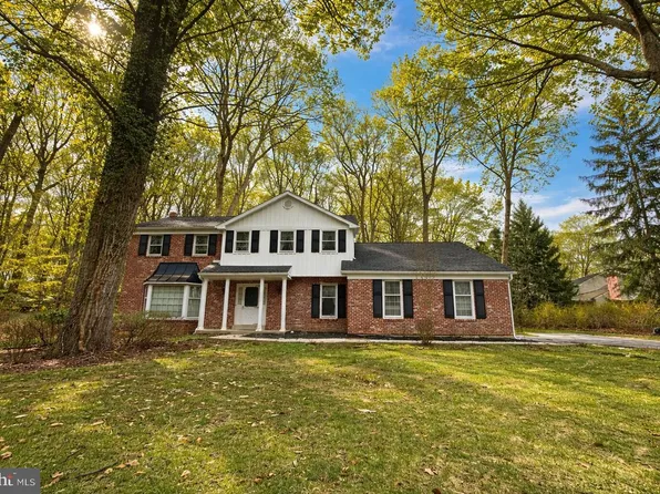 521 Susan Dr, West Chester, PA 19380