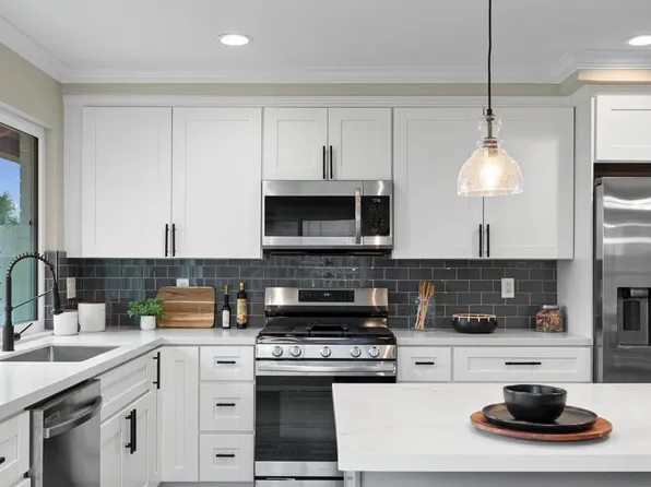 1757 Henderson Ct, Vista, CA 92083