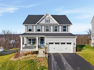 138 Woodsman Ridge Dr, Zelienople, PA 16063