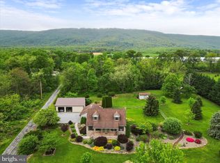 2 Archery Ln, Newburg, PA 17240