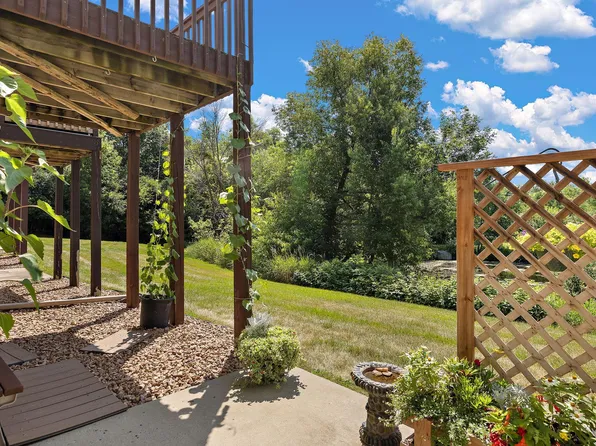497 Pleasant Ln, Chaska, MN 55318