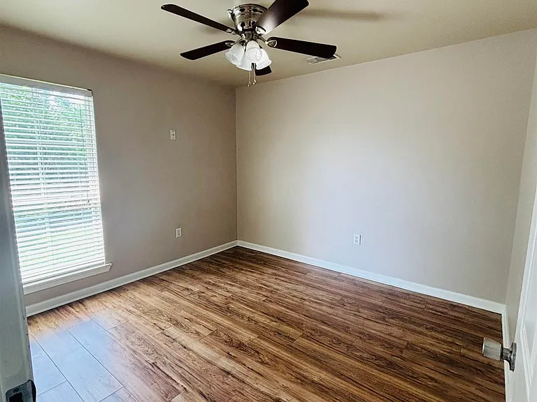 25418 Homestead Dr — Photo 8