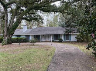 5648 Lakewood Dr, Fairhope, AL 36532