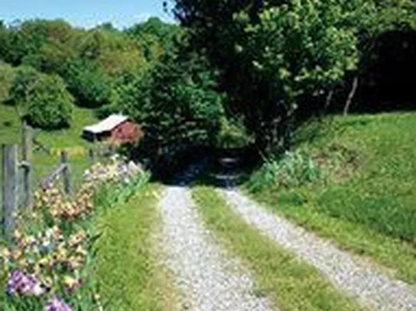 635 Glendale Rd, Bent Mountain, VA 24059