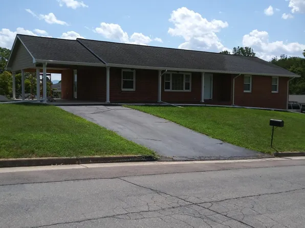 504 Bryan Dr, Vinton, VA 24179