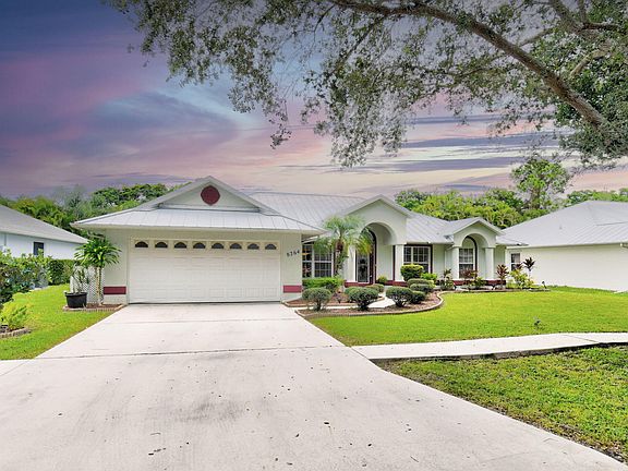 2nd image of 8264 Sandpine Circle