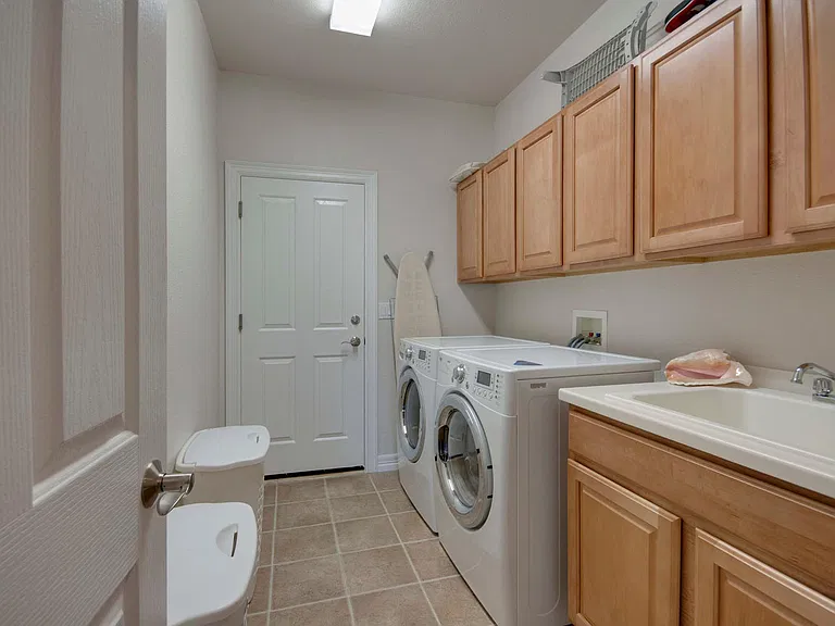 2809 Eagle Dr — Photo 25