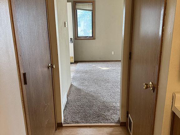 2nd image of 8 Continental Ct