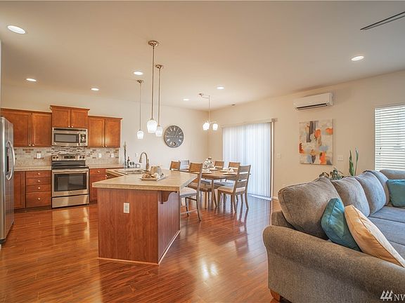 5th image of 2515 194th Street Ct E