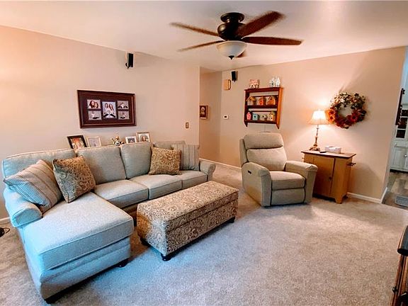 3rd image of 7661 Whitehall Dr