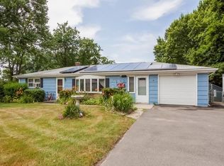 33 High St, Granby, MA 01033