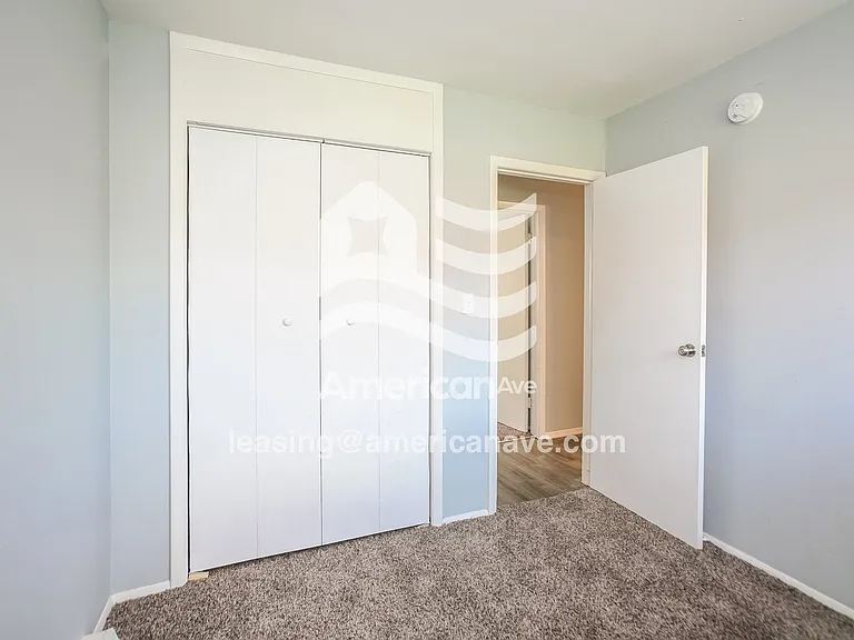 877911_011_bedroom_12742498.jpg