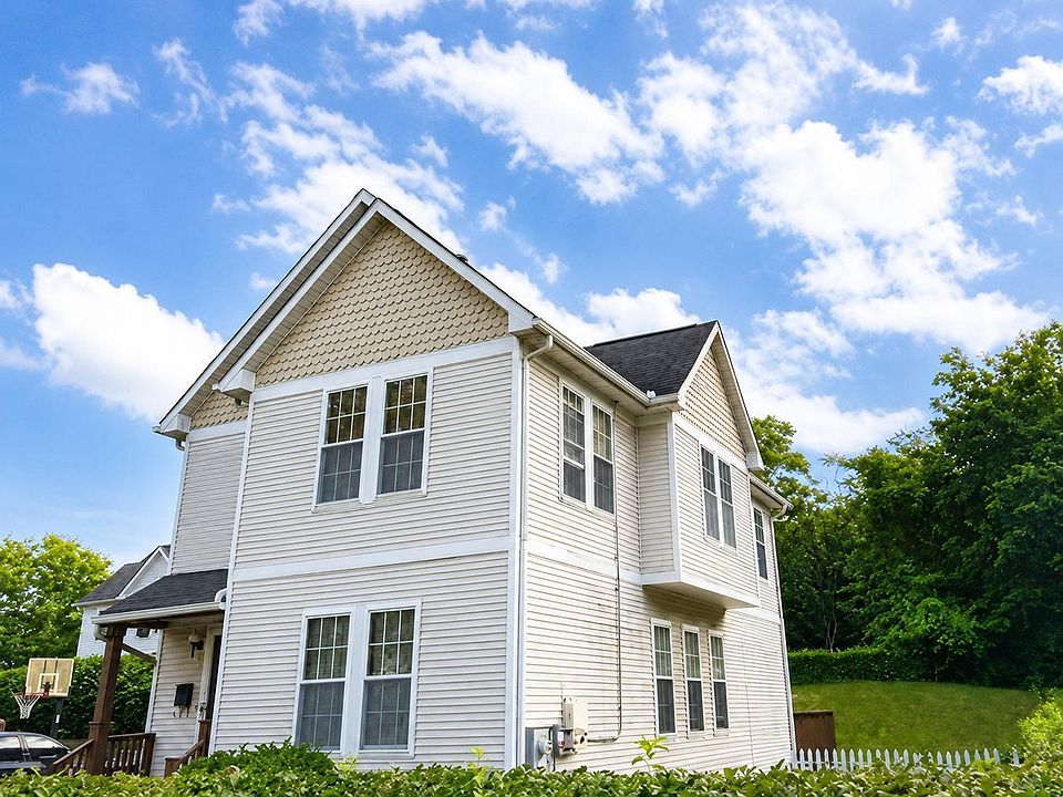 1st image of 302 Ashmun Street