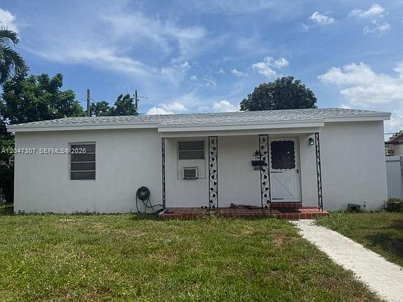 3rd image of 790 E 6th Pl
