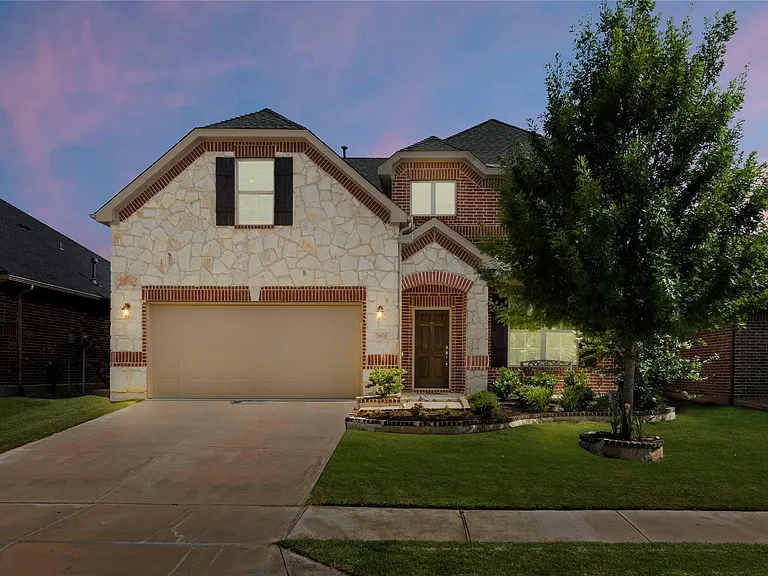 2678 Calmwood Dr — Photo 1