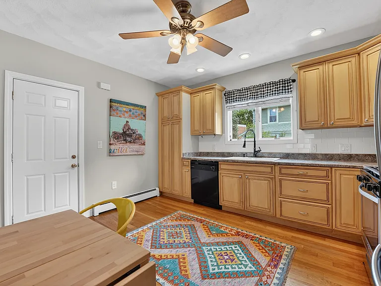 75 Elm St #1 — Photo 37