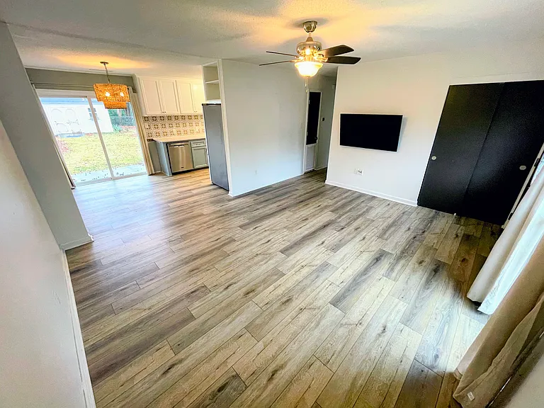 1278 Fort Dr — Photo 5