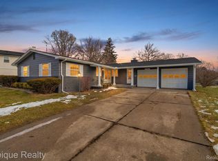 11325 Woodbridge Dr, Grand Blanc, MI 48439