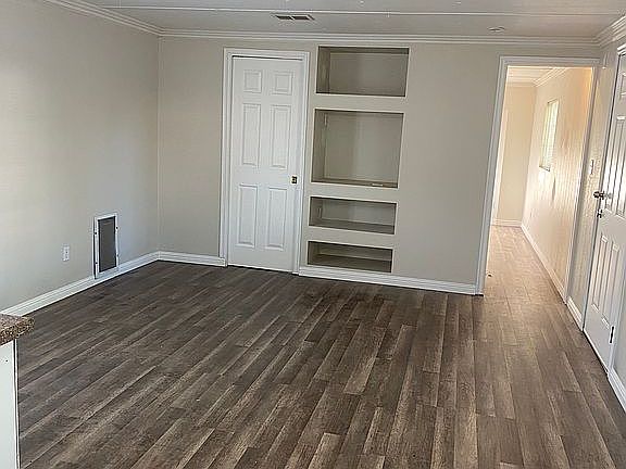 4th image of 626 Mead Ln