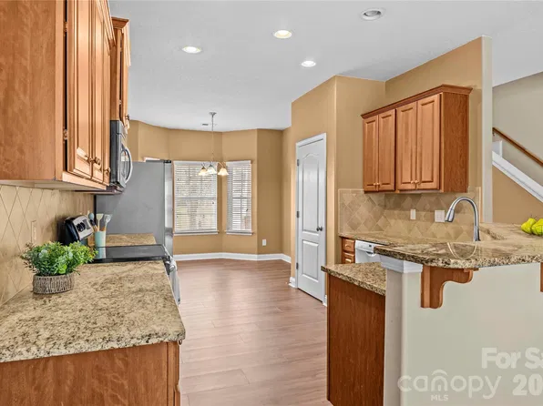 2532 Glyncastle Way, Gastonia, NC 28056