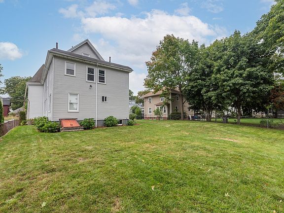 3rd image of 17 Jefferson St #2