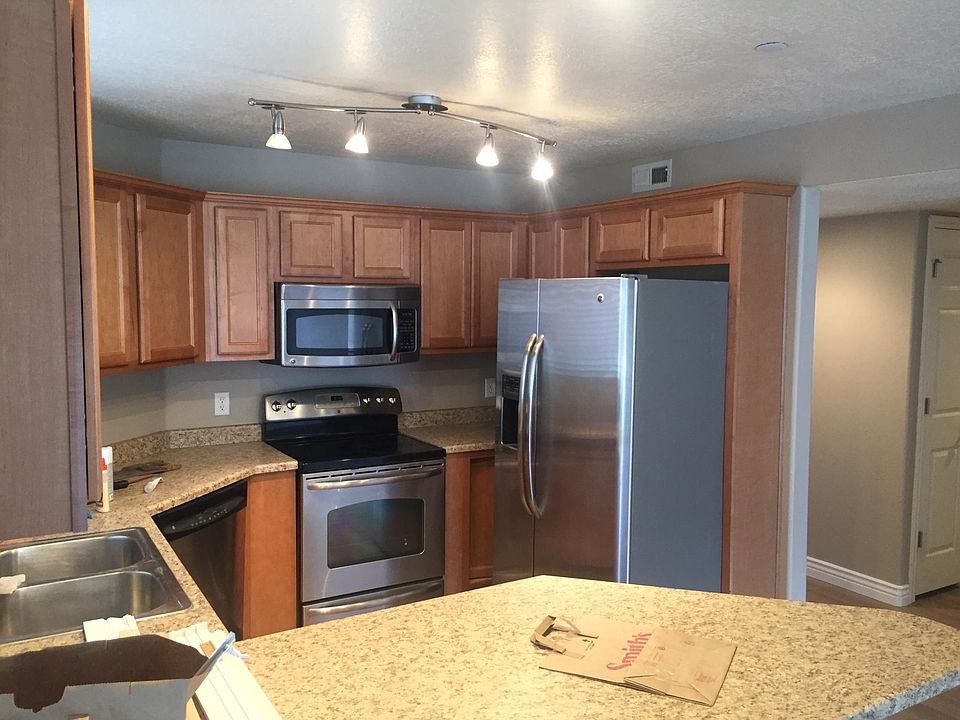 Kitchen - open floorplan to living room