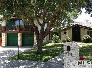 8711 Golden Point, Windcrest, TX 78239