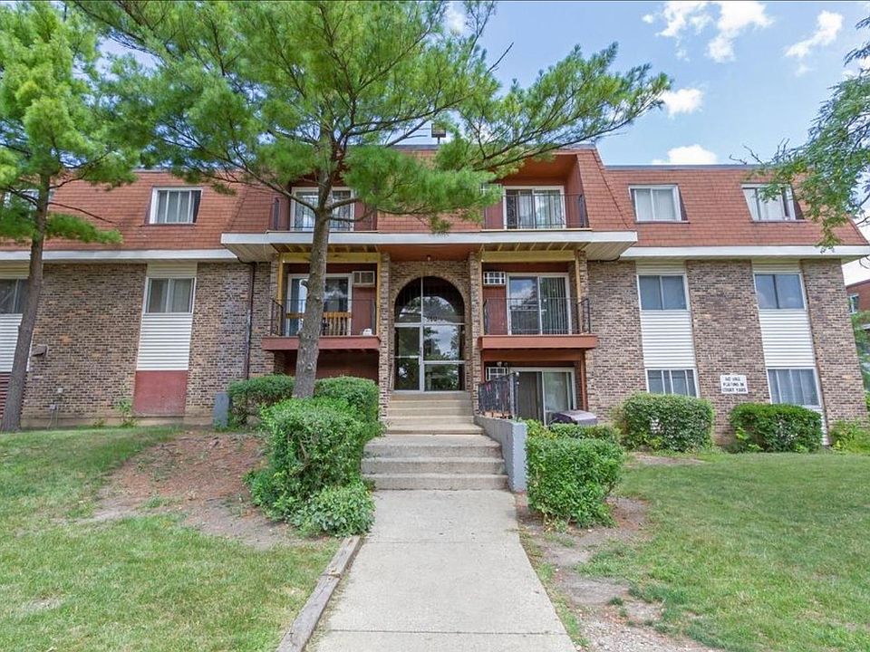 1st image of 580 Hill Dr #3-202