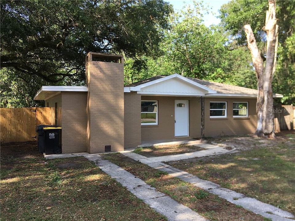 1st image of 2704 Canal Dr N