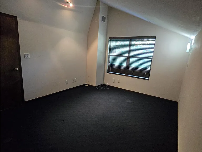 3231 Hemingway Dr — Photo 39