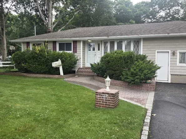 1080 Ocean Avenue, Bay Shore, NY 11706