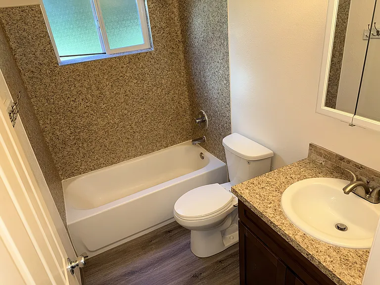 #245 VILLAGE GREEN APTS — Photo 11