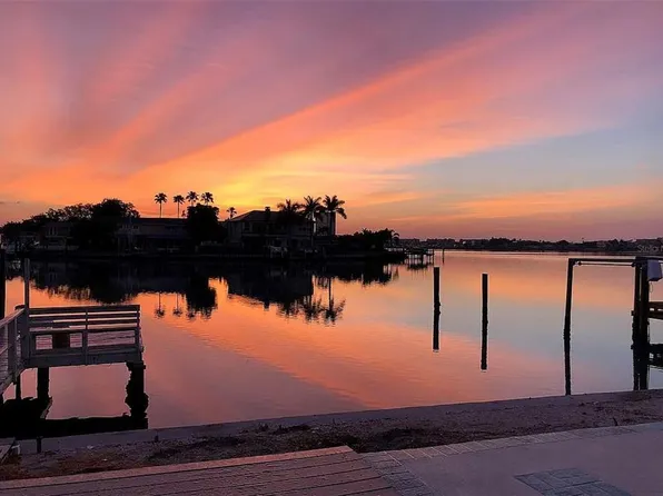 1240 79th St S, Saint Petersburg, FL 33707