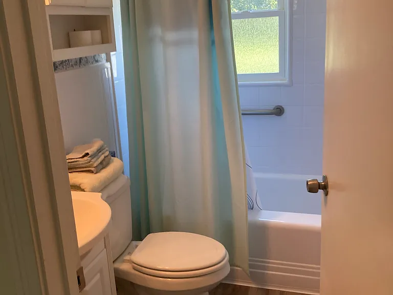 Bathroom 2 - Adjacent to Bedroom 2 & 3