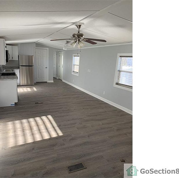 1st image of 104 Sparrow St