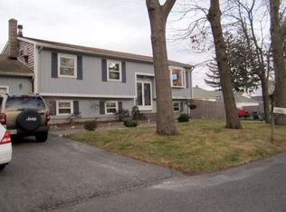 30 Poplar Ave, Warwick, RI 02889